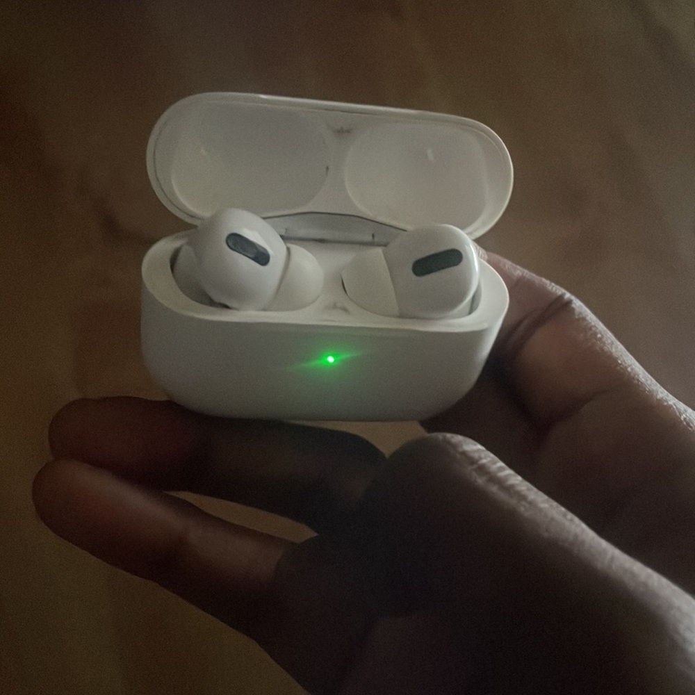AIRPOD PROS - Picture 5 of 5